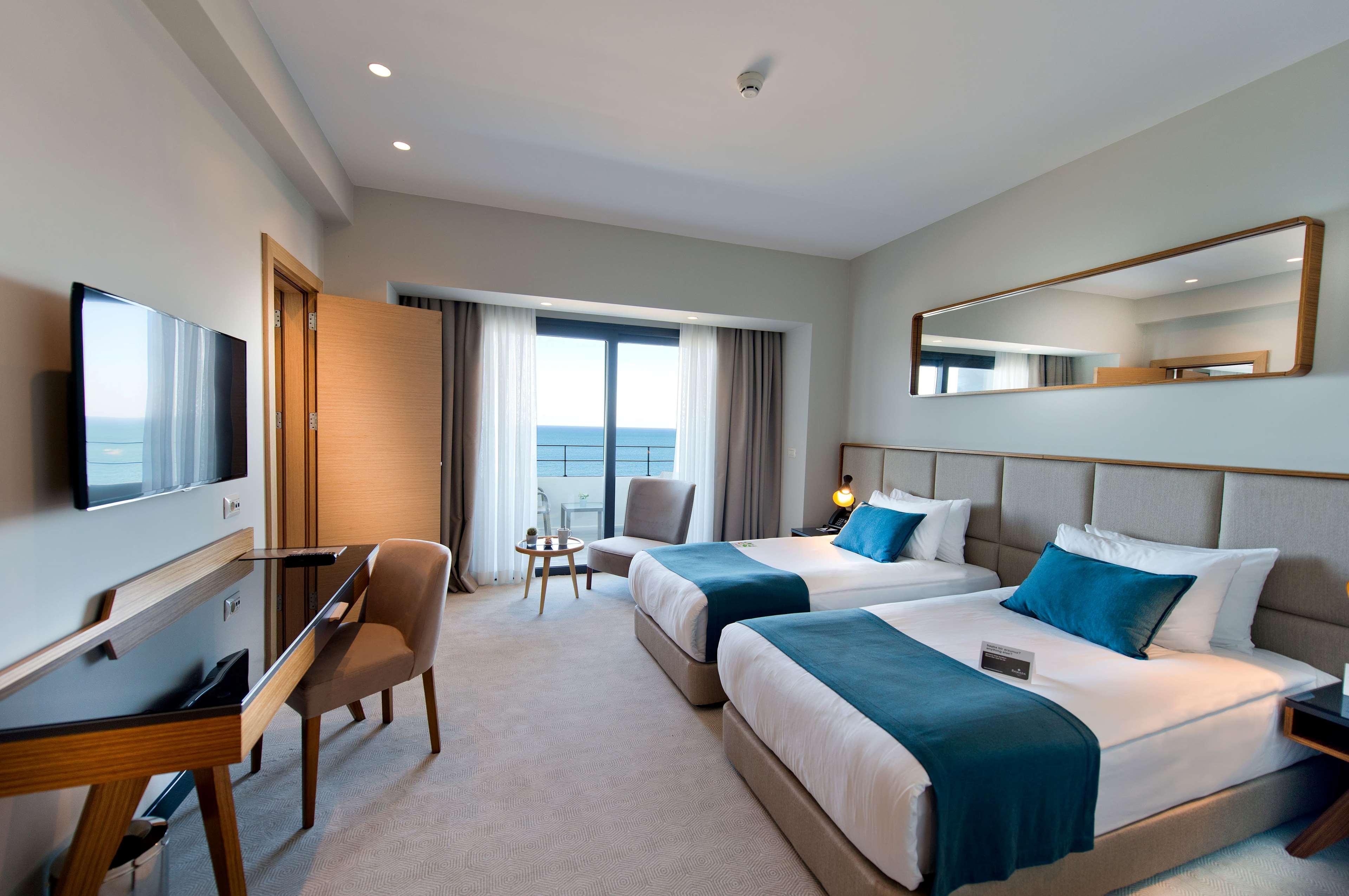 Ramada Plaza Hotel & Spa Trabzon Esterno foto A room at the hotel